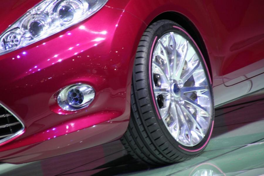  Ford Verve Concept 2007 года  (фото 30 из 37)